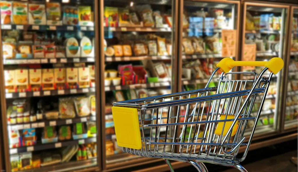Carrinho de compras no supermercado em Portugal